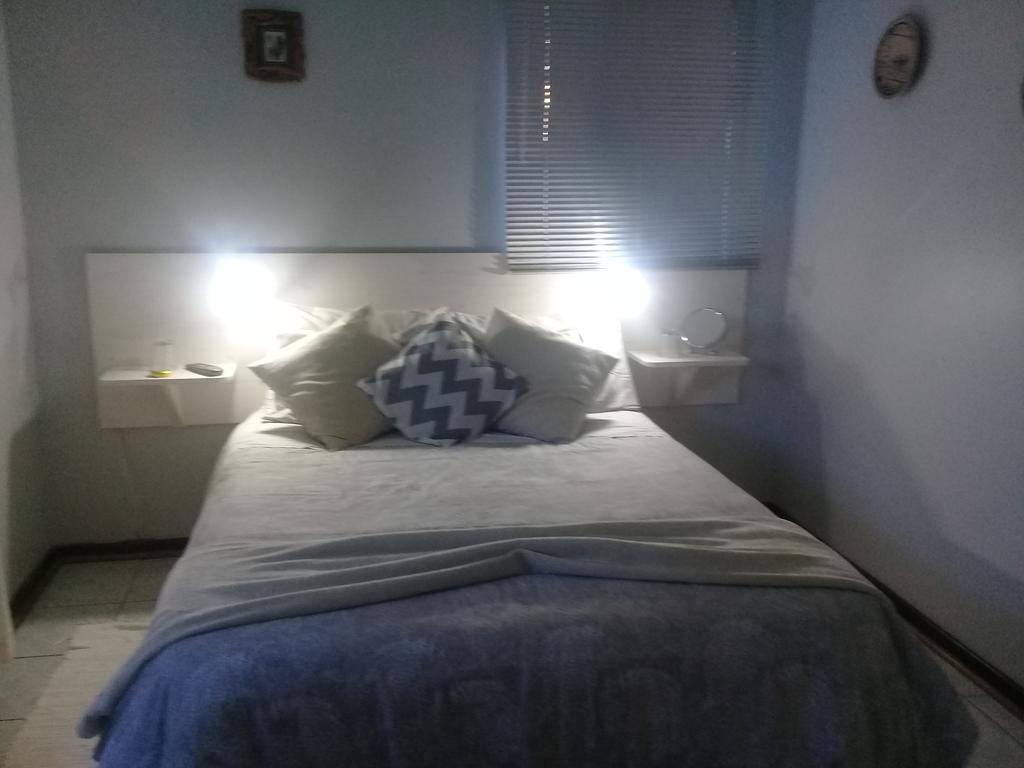 A1 Kynaston Self Catering Or Bed And Breakfast Jeffreys Bay Exteriér fotografie